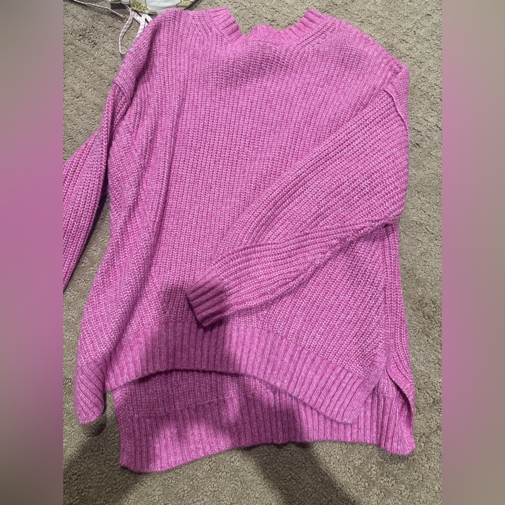 AMERICAN EAGLE SWEATER